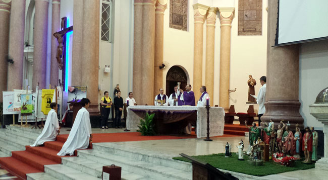 D. José preside Missa com lideranças da Paróquia