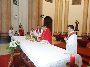 Missa com Dom José Negri abre oficialmente os festejos de São Pedro