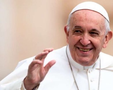 Papa pede que cristãos assumam missão de anunciar o Evangelho